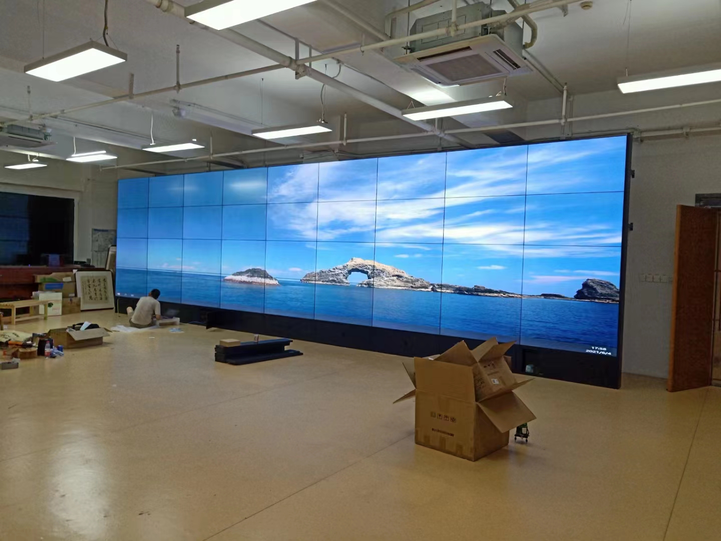 LCD液晶拼接屏和LED拼接屏優(yōu)缺點區(qū)別